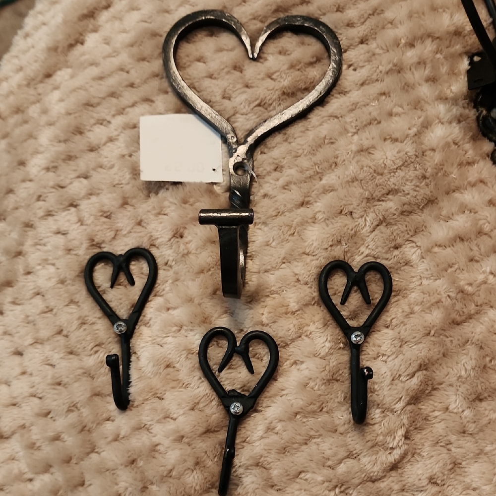 Heart Shaped Metal Wall Hooks